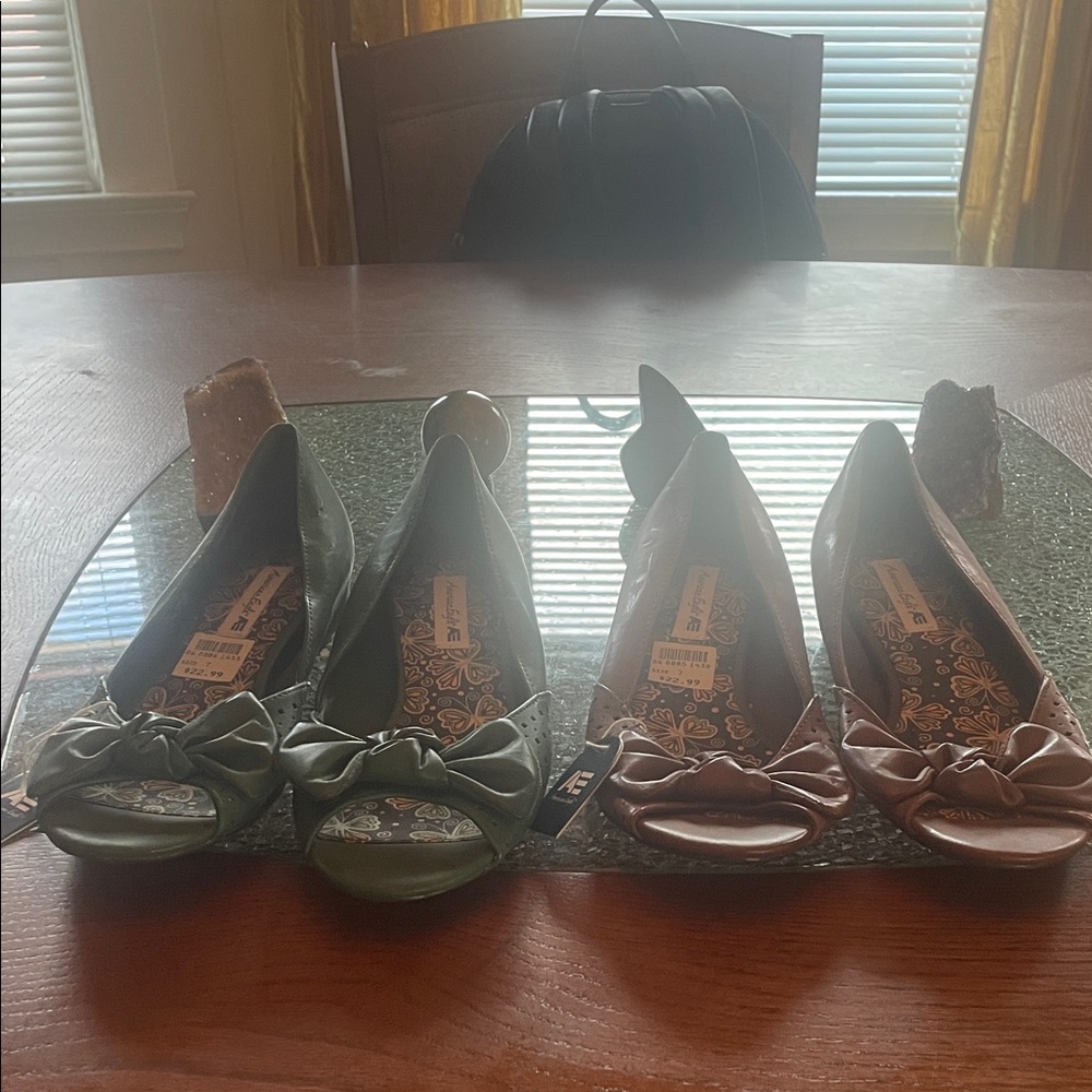 American Eagle Outfitters Green and Brown Bow Flats/two for one deal - Picture 1 of 16